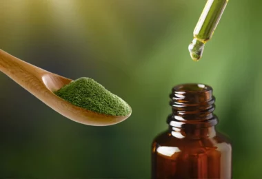 Popular kratom products come in extract and powder forms.